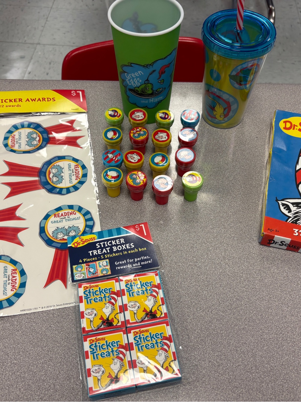 Dr. Seuss Red, Blue & Green Cat in the Hat Party Pack